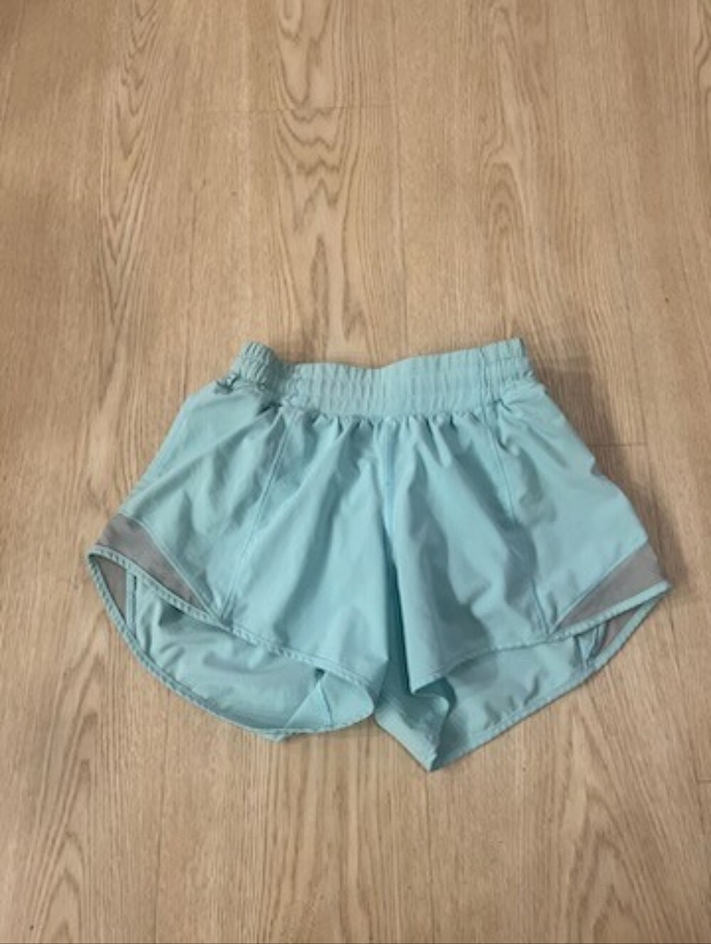 Lululemon Hotty Hot Shorts 4" Size 4 Long
